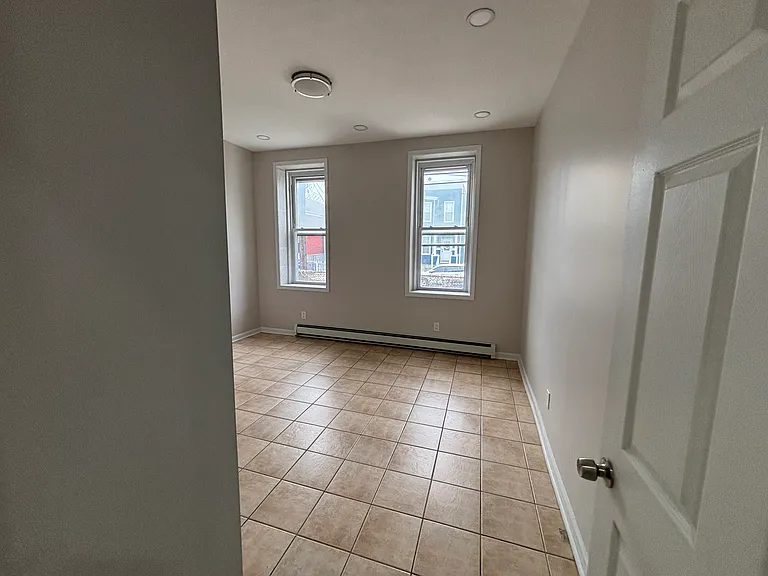 127-129 Fulton St #1 — Photo 17