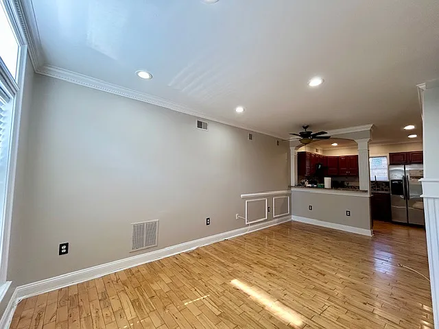 1010 Baylis St — Photo 3