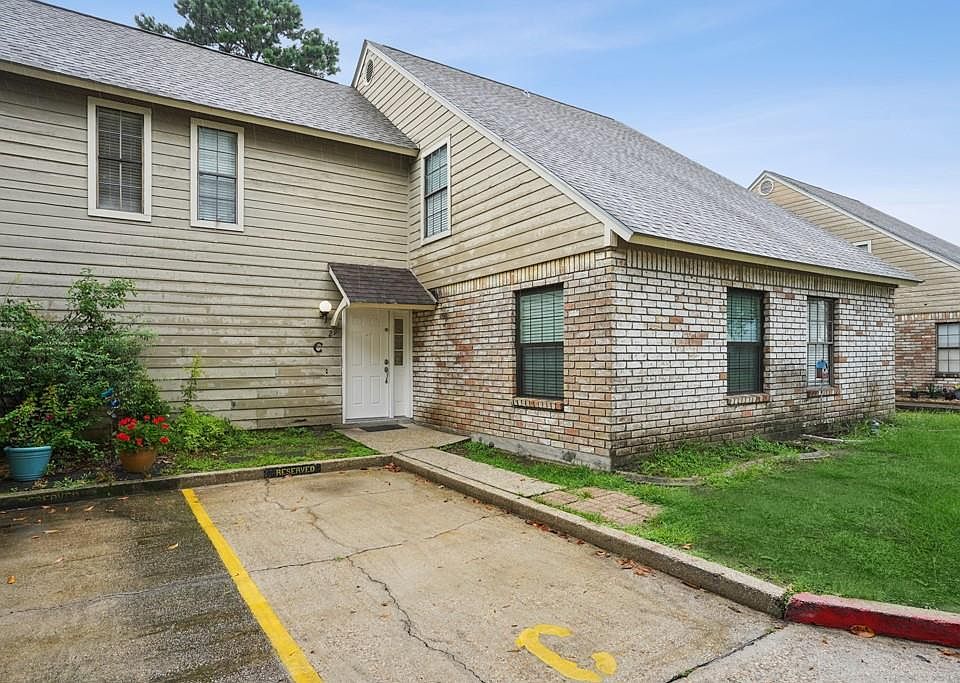 1st image of 1500 W Esplanade Ave APT 28C