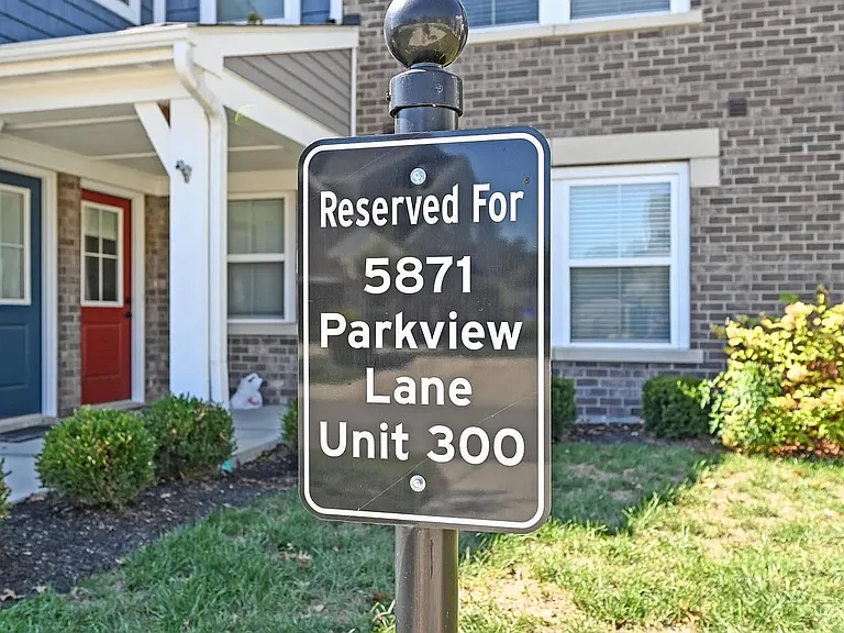 5871 Parkview Ln #300 — Photo 9