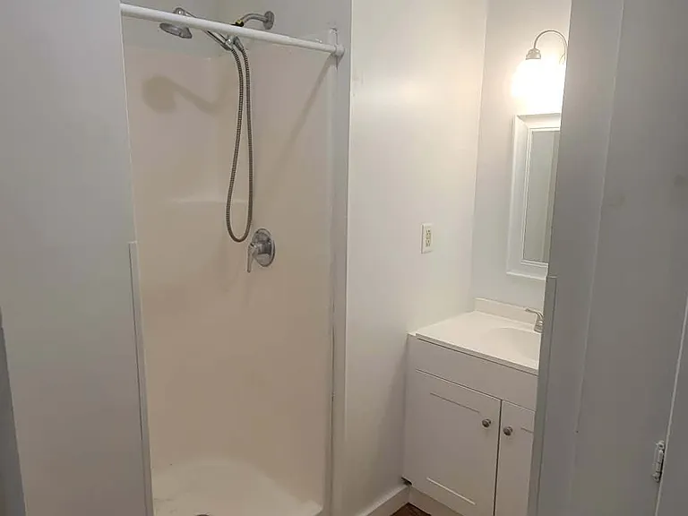 58 Clinton Ave — Photo 5
