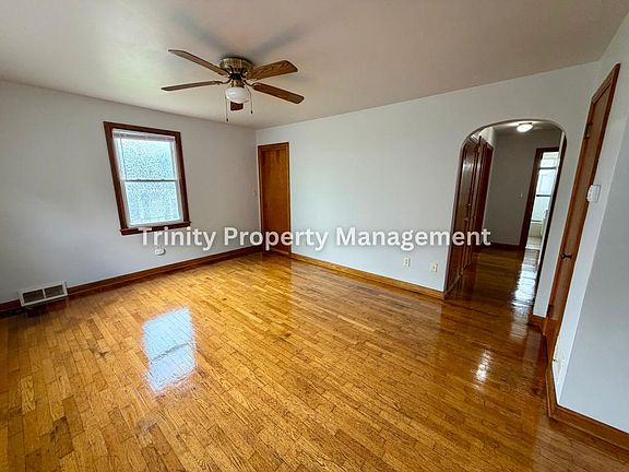 3rd image of 188 Magnolia Ave APT B