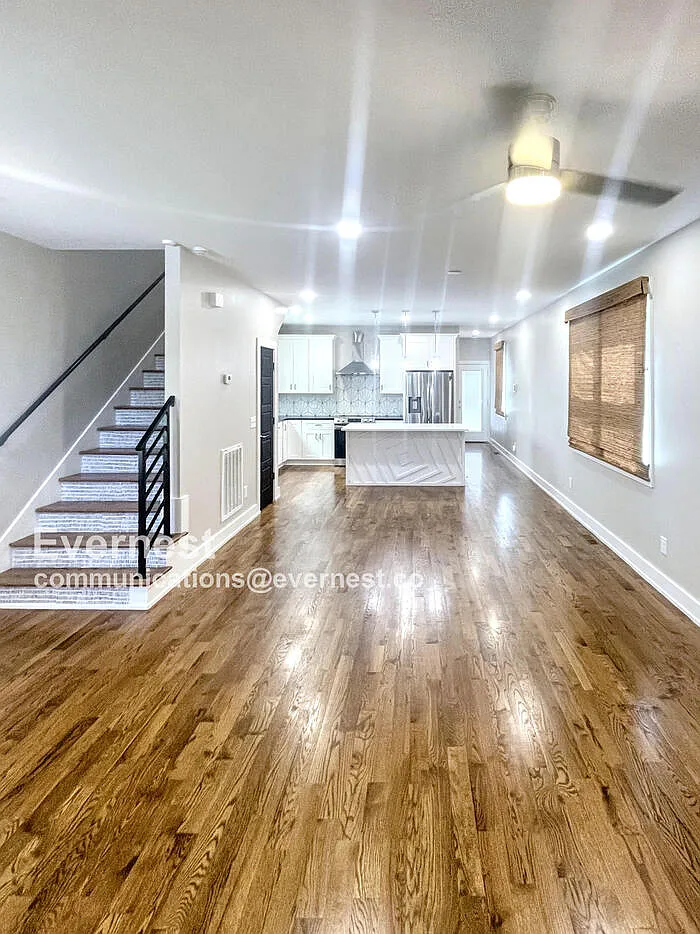 3 bed, 3.0 bath, 1629 sqft, $2,495 — Photo 4