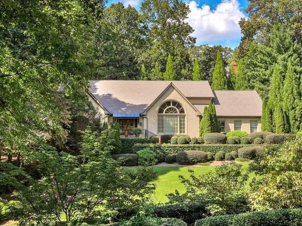 335 Green Glen Way, Sandy Springs, GA 30327