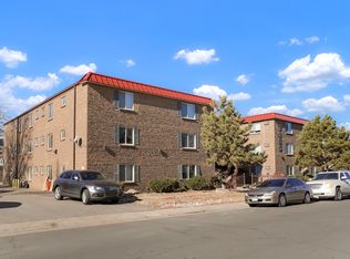 Kingsbrook Arms, Englewood, CO 80113