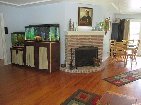 4th image of 3410 Harmony Ln