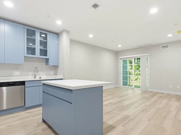 Taj Estates of Franklin II — Photo 113