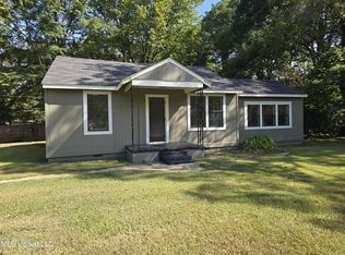 903 W Main St, Senatobia, MS 38668