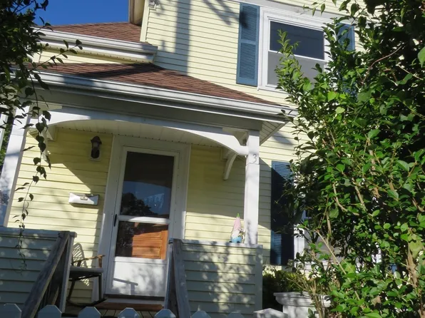 3 Day St, Norwood, MA 02062