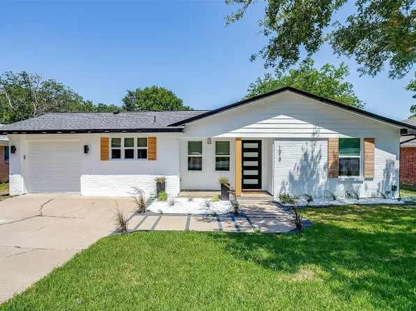 1013 Meadow Park Dr, White Settlement, TX 76108