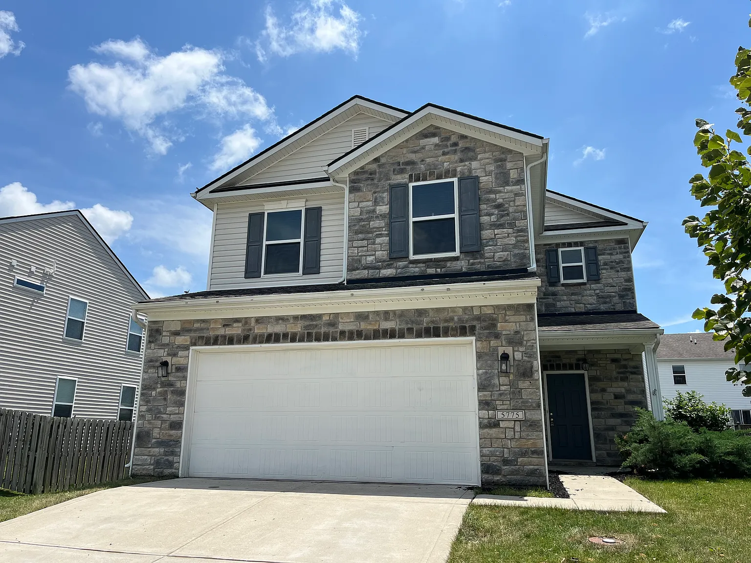 3 bed, 2.5 bath, 2130 sqft, $2,250 — Photo 1