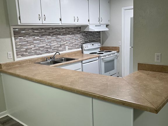 5th image of 2651A N Point Ct #2690-B