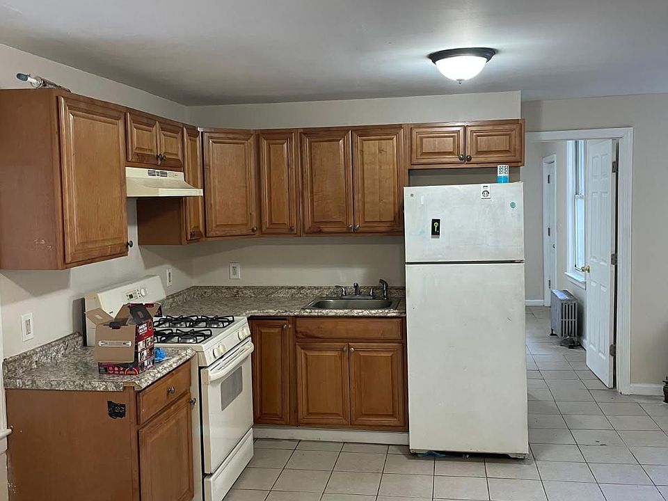 1st image of 319 E Jersey St #2R