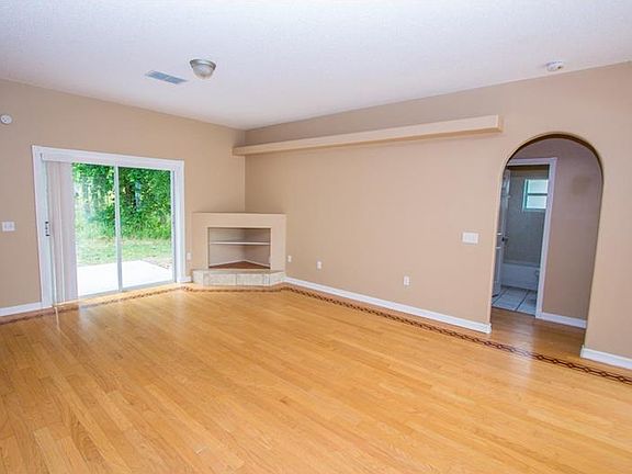 3rd image of 12705 Balsam Ave