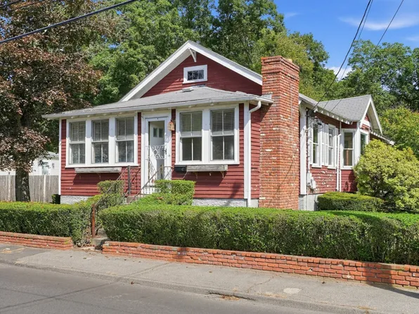 47 Fremont St, Taunton, MA 02780