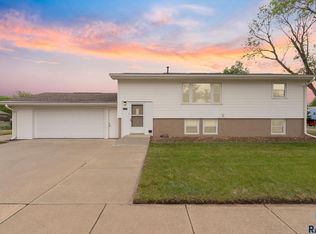 2709 W Brookings St, Sioux Falls, SD 57104