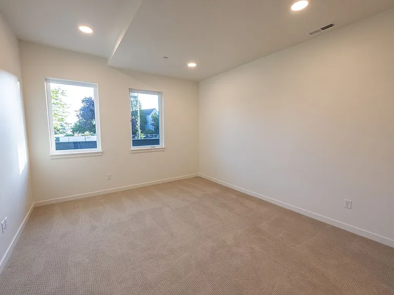 1708 SE Columbia River Dr — Photo 10