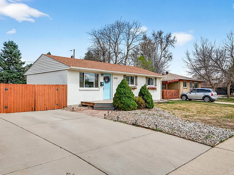 5246 Pierce St — Photo 4