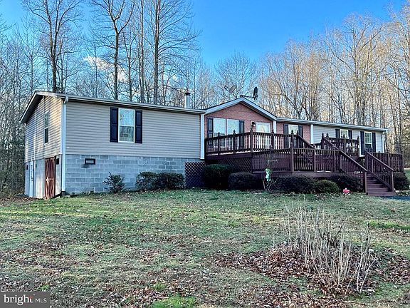 4th image of 2203 Luttrellville Ln