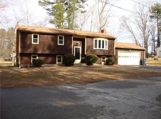 21 Lea Dr, North Kingstown, RI 02852