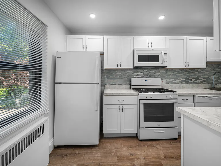 90 Tracey Pl #H1 — Photo 6