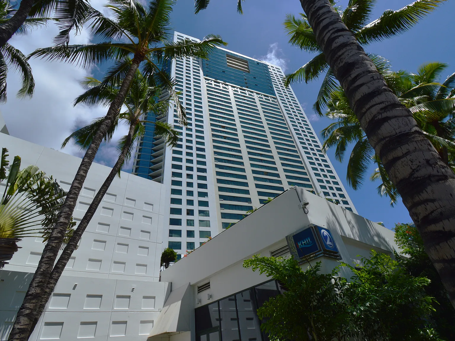 2 bed, 1025 sqft, $4,200 — Photo 1