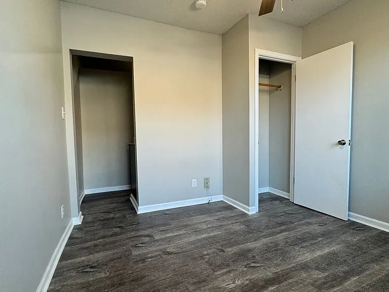 303 Flats — Photo 39