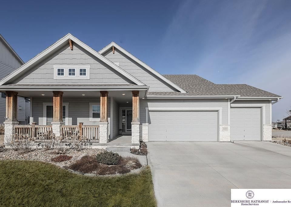 1st image of 11002 Cove Hollow Dr