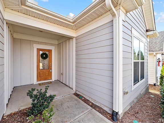 2nd image of 722 Gaston Manor Dr