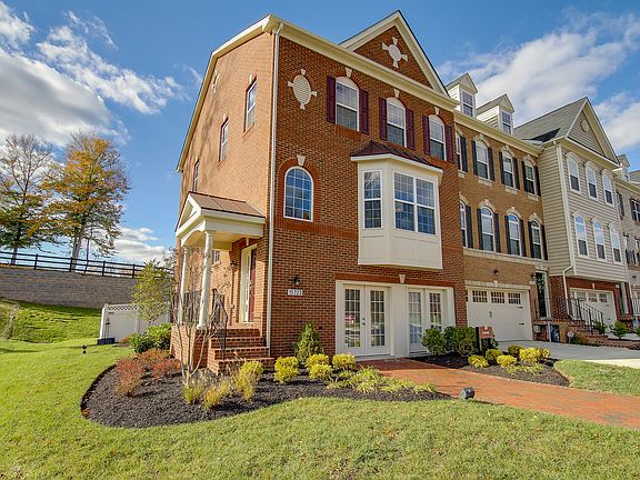3rd image of 15611 Burford Ln