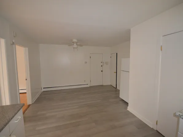 169-171 Avenue F image 4 of 15