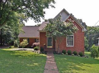 6620 Autumnwood Dr, Nashville, TN 37221