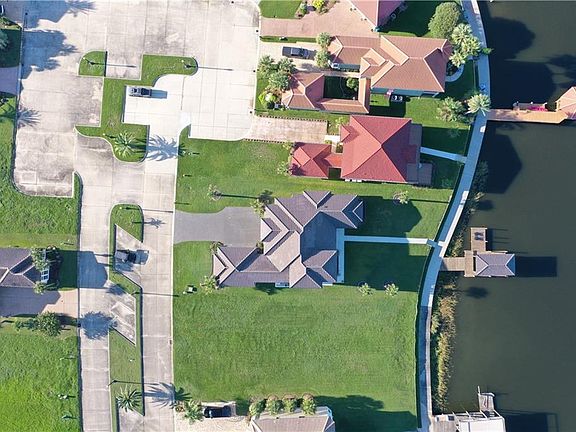 4th image of S Marina Villa Dr