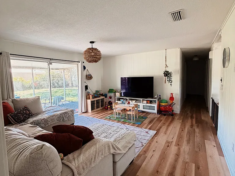 1515 Orangewood Dr — Photo 21