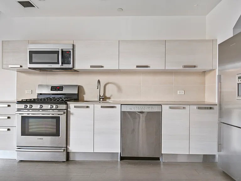 281 Union Ave #6J — Photo 1