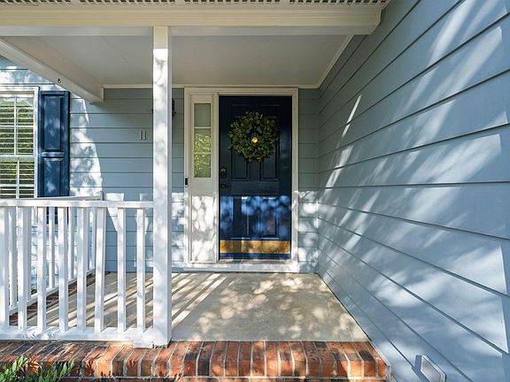 2nd image of 11 Knightsbridge Ct