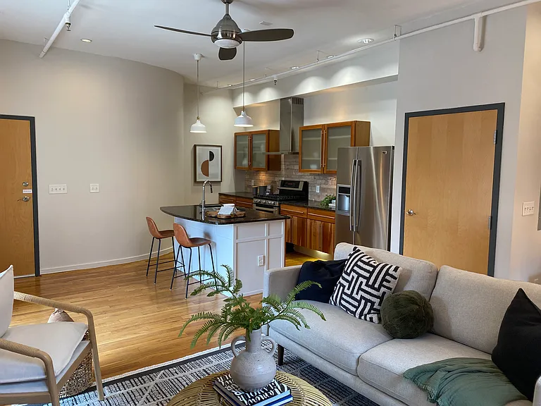 1232 Vine St #4 — Photo 2