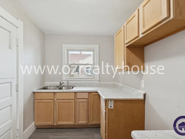 3241 Cherry St — Photo 6