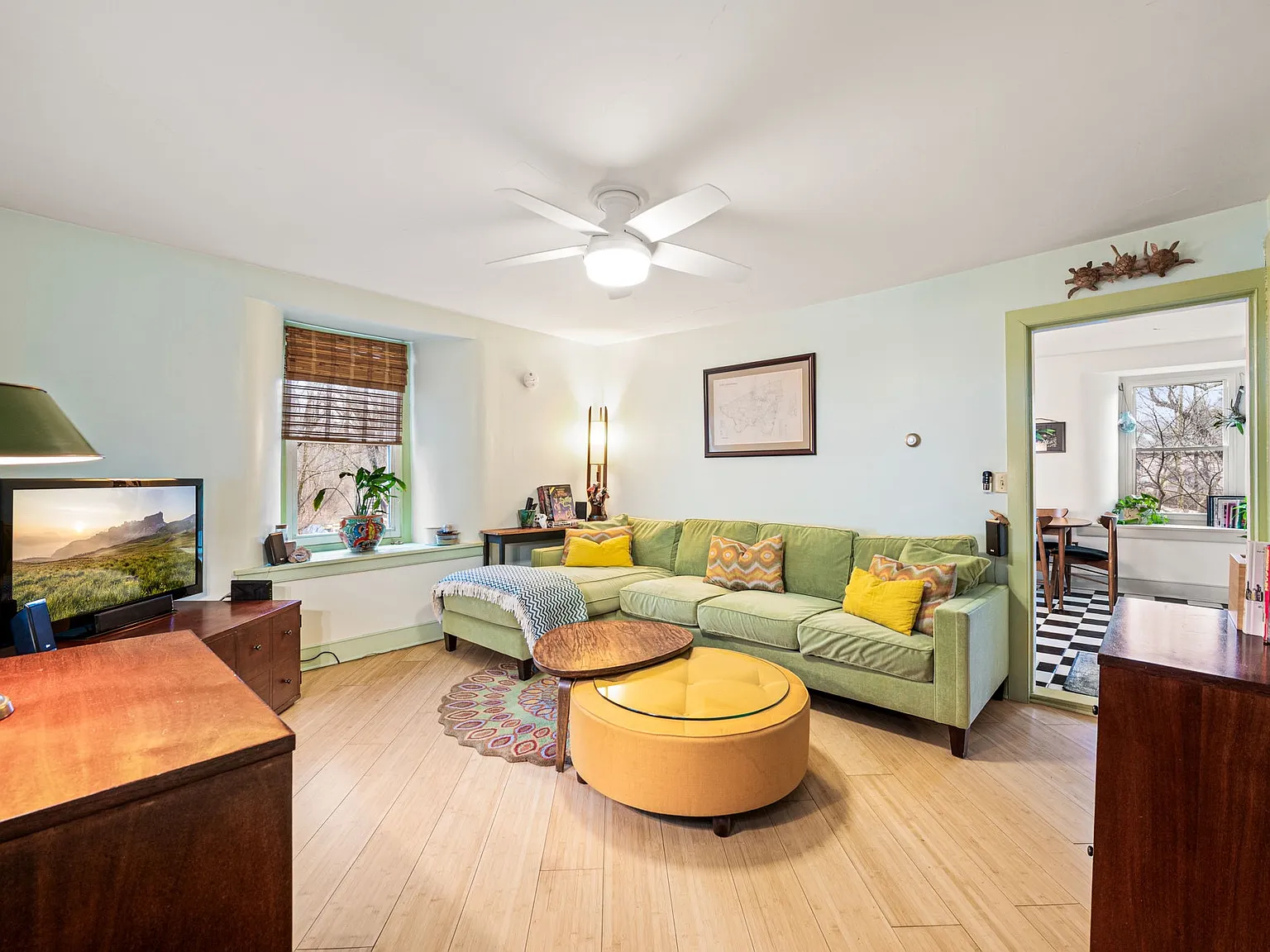 3 bed, 1064 sqft, $2,100 — Photo 4
