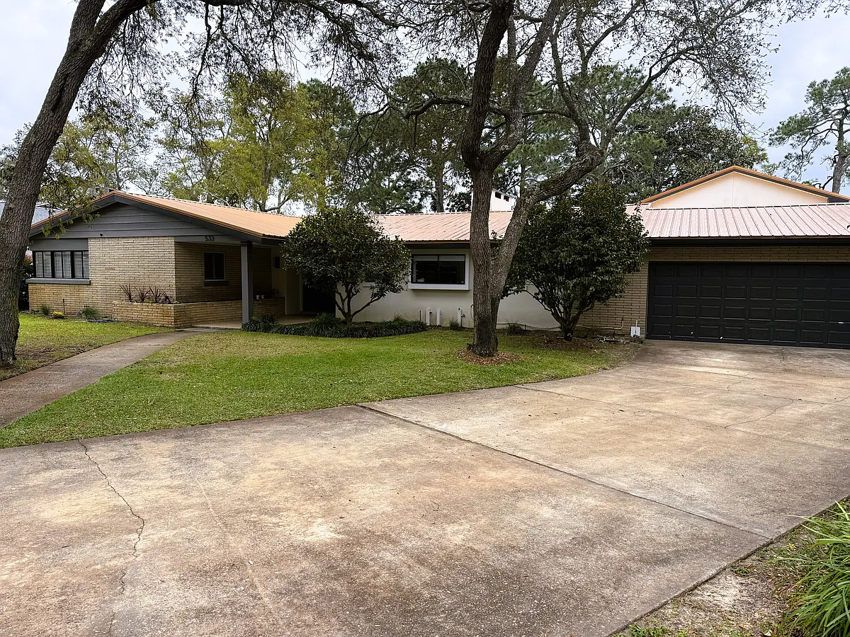 Building Photo - 533 Pocahontas Dr