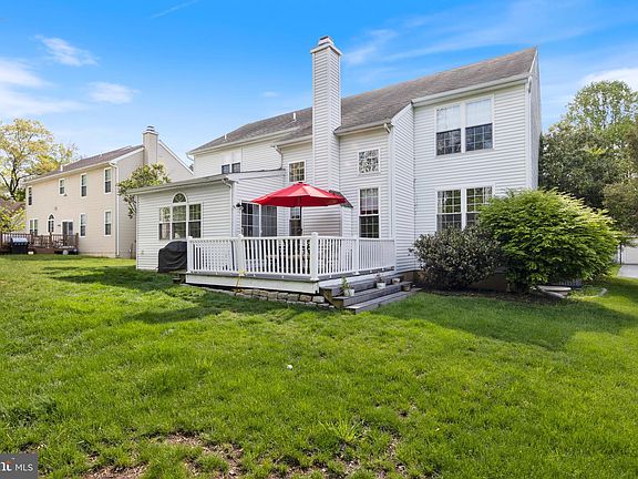 5th image of 217 Highgrove Ln
