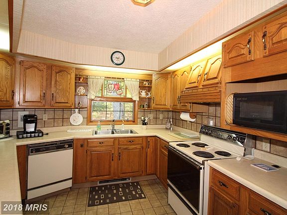 5th image of 315 Laurel Cir
