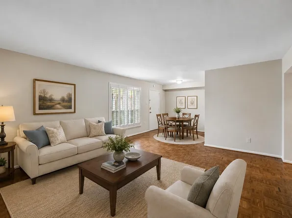 355 N Post Oak Ln APT 644, Houston, TX 77024