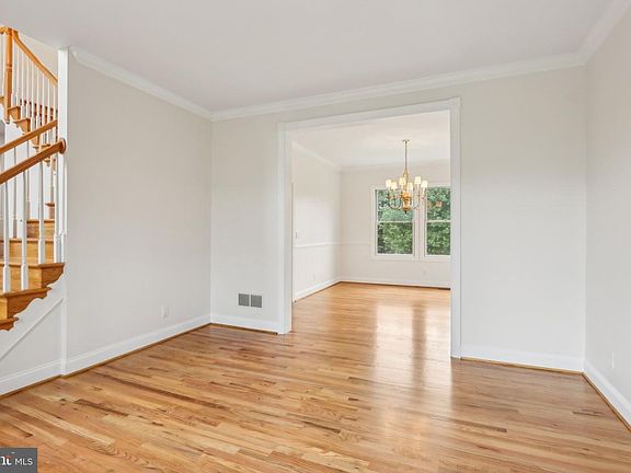 4th image of 308 Detjen Dr