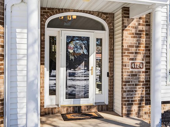 3rd image of 4124 N Wedgewood Dr