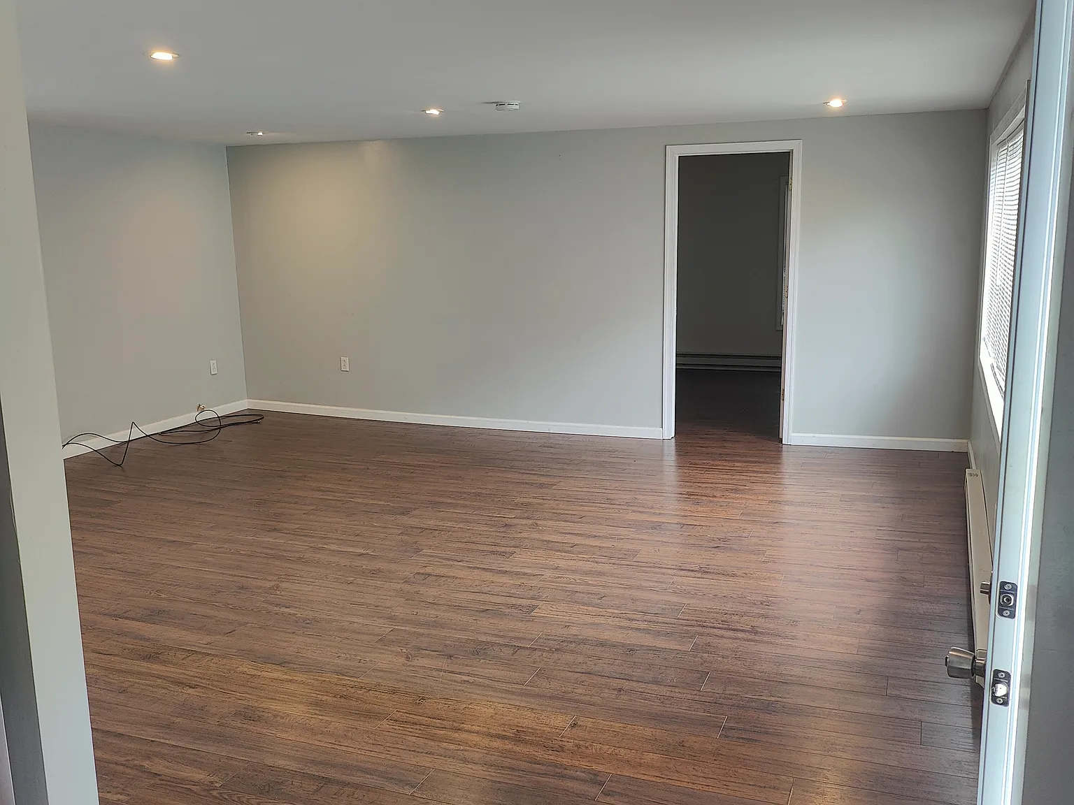 1 bed, 875 sqft, $1,200 — Photo 4