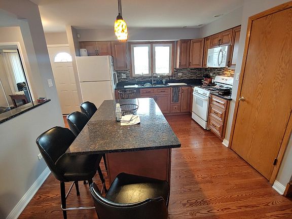 3rd image of 10630 S 80th Ct