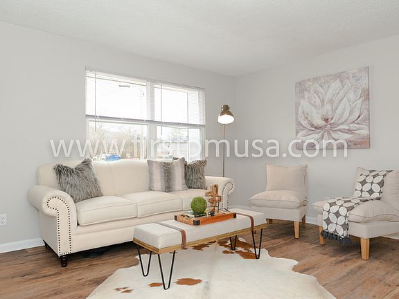 2nd image of 204 Eveningside Dr #32
