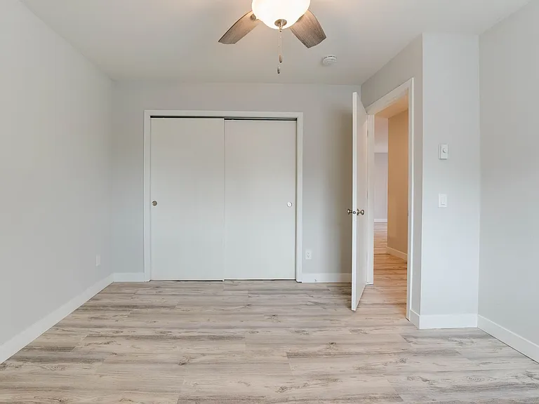 18 N Wickham Ct — Photo 17