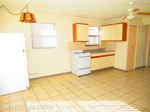 3rd image of 407 Auburn Dr APT 1